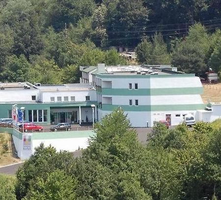 Hotel Seasons Tryavna Exterior photo