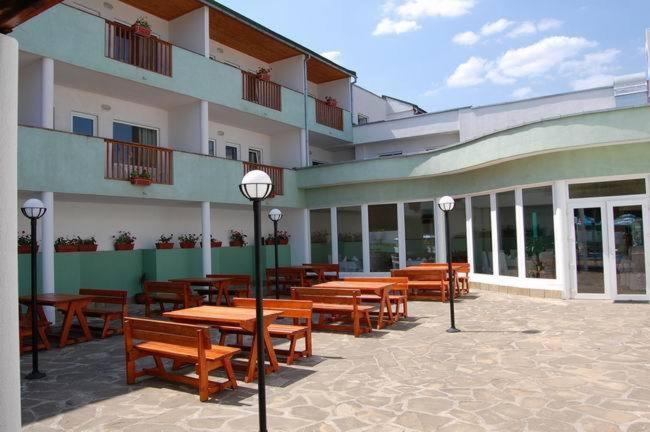 Hotel Seasons Tryavna Exterior photo