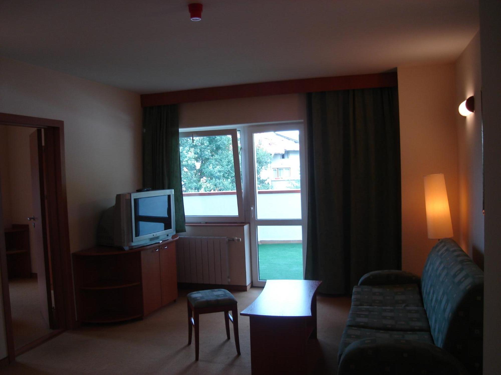 Hotel Seasons Tryavna Exterior photo